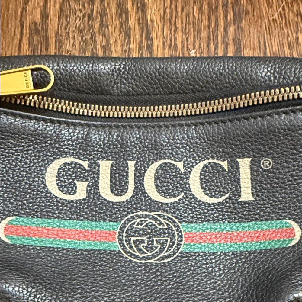 GUCCI Grained Calfskin Small Logo Belt Bag Black - Picture 4 of 13